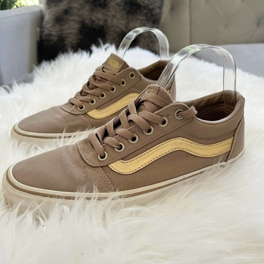Vans Vintage Old School Style Tan and Gold size 8.5